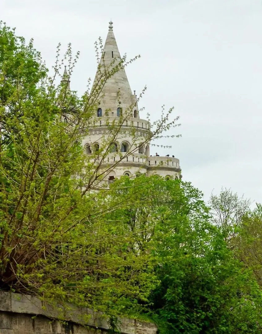 Window To The Fishermans Bastion W Ac By Nw Будапешт 0*,  Венгрия